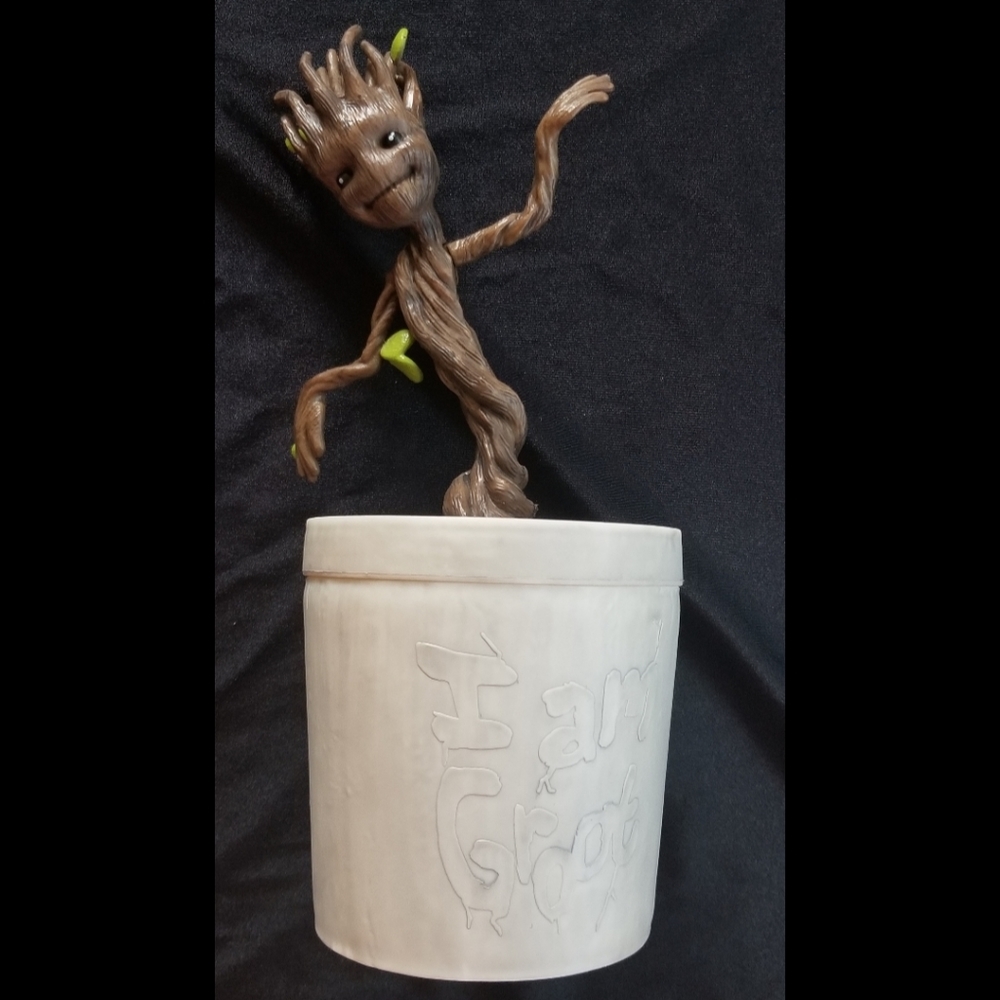 Avengers Dancing Baby Groot Disneyland Sipper